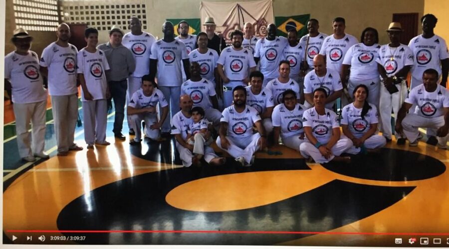 Universidade Livre de Estudos Culturais da Capoeira - Universidade da Capoeira - UNICAPOEIRA: Grupo de Capoeira Zabelê - 14º Batizado. Mestre Haron Crisóstomo Castañon Mattos, Contramestres Marko Negão - Marco Antônio Clemente do Nascimento e Pigmeu - Fernando Gaudereto de Virgílio. Rua 21 de Abril, Número 313, Centro Esportivo Colégio Equipe, Código de Endereçamento Postal - CEP 36.016-030, Bairro São Mateus, Juiz de Fora, Minas Gerais/MG, Brasil. Registro de Capoeira Mestre Polêmico - Professor João Couto Teixeira. IMG_1722. 11,34 GB. 09h23. 27 de outubro de 2019.