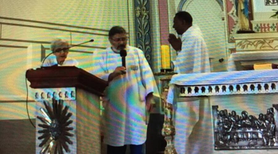 Padre José Custódio de Oliveira: Celebração com Mirian Anna Igreja Muhlhofer. Capela Nosso Senhor dos Passos, Santa Casa de Misericórdia, Bairro Passos, Juiz de Fora, Minas Gerais/MG, Brasil. Registro de Capoeira Mestre Polêmico - Professor João Couto Teixeira. IMG_8130. 1,77 GB. 12h16. 31 de julho de 2019.
