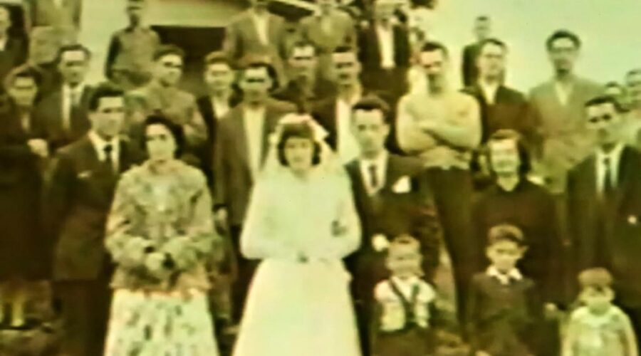 H: Pioneir@s. Henriqueta Lara de Almeida - 1949 e Hermes Gabriel Ioris - 23 de março de 1939 - 26 de junho de 1952, Programa Destaque, Rádio 12 de Maio. Casa da Cultura. Reportagem José Carlos Krumenaur. Subsídios Maria Lourdes Schneider, Anair Gava Muraro, Nilza Lazzarotto e Maurício Padilha Müller. Biblioteca Alberto Santos Dumont, São Lourenço D'Oeste, Santa Catarina/SC, Brasil, Postagem Capoeira Mestre Polêmico - Professor João Couto Teixeira. 3,37 GB. 26 a 30 de dezembro de 1995. HD 720p. MOV.
