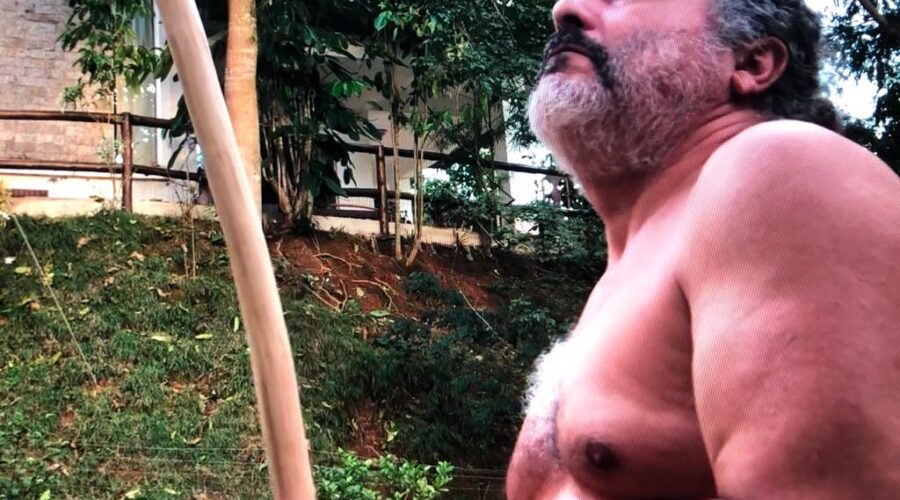 Somssentena: Capoeira Mestres Quinho - Henrique Couto Teixeira e Polêmico. Rua Antônio Carlos Pereira, Tigüera 360/363, Juiz de Fora, Minas Gerais/MG, Brasil. Registro de Capoeira Mestre Polêmico - Professor João Couto Teixeira. IMG_0535. 2,09 GB. 17h16. 16 de abril de 2020.