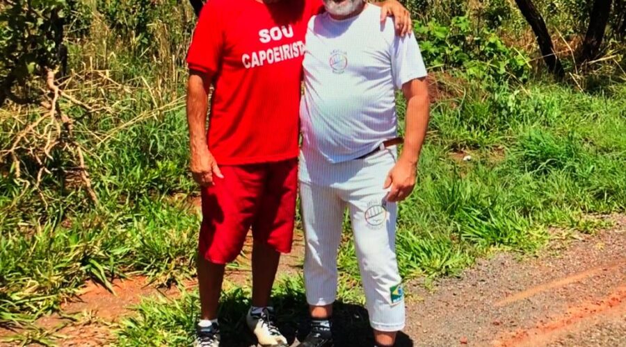 Universidade Livre de Estudos Culturais da Capoeira - Universidade da Capoeira - UNICAPOEIRA: Caminhada na Estrada. Capoeira Mestres Polêmico - Professor João Couto Teixeira e Clodoaldo Alberico Galindo de Moraes. Lago Oeste, Sobradinho, Distrito Federal/DF, Brasil. Registro de Capoeira Mestre Dom Ivan Zacarias Guimarães Gobbo. IMG_1153. 4,1 MB. 10h35. 05 de novembro de 2015.