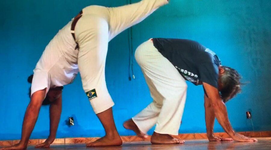 Universidade Livre de Estudos Culturais da Capoeira - Universidade da Capoeira - UNICAPOEIRA: Treino. Mestres Dom Ivan Zacarias Guimarães Gobbo e Clodoaldo Alberico Galindo de Moraes. Jogos de Meias Luas, com Todos. Lago Oeste, Sobradinho, Distrito Federal/DF, Brasil. Registro de Capoeira Mestre Polêmico - Professor João Couto Teixeira. IMG_0899. 411,1 MB. 10h35. 04 de novembro de 2015.