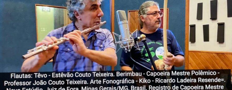 Flauta e Berimbau: Compositor, Inventor e Músico Têvo - Estêvão Couto Teixeira e Capoeira Mestre Polêmico - Professor João Couto Teixeira. Arte Fonográfica - Kiko - Ricardo Ladeira Resende. Nave Estúdio, Juiz de Fora, Minas Gerais/MG, Brasil. Registro de Capoeira Mestre Polêmico - Professor João Couto Teixeira. IMG_7326. 9,68 GB. 15h25. 28 de Fevereiro de 2020.