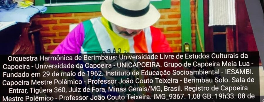 Orquestra Harmônica de Berimbaus: Universidade Livre de Estudos Culturais da Capoeira - Universidade da Capoeira - UNICAPOEIRA, Grupo de Capoeira Meia Lua - Fundado em 29 de maio de 1962 e Instituto de Educação Socioambiental - IESAMBI. Capoeira Mestre Polêmico - Professor João Couto Teixeira - Berimbau Solo. Sala de Entrar, Tigüera 360, Juiz de Fora, Minas Gerais/MG, Brasil. Registro de Capoeira Mestre Polêmico - Professor João Couto Teixeira. IMG_9367. 1,08 GB. 19h33. Quinta-feira, 08 de julho de 2021.