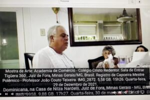 Mostra de Arte: Academia de Comércio - Colégio Cristo Redentor. Sala de Entrar Tigüera 360 , Juiz de Fora, Minas Gerais/MG, Brasil. Registro de Capoeira Mestre Polêmico - Professor João Couto Teixeira. IMG_2872. 5,58 GB. 15h26. Quarta-feira, 29 de Dezembro de 2021.