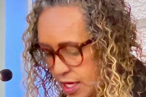 Celebração Eucarística: Padre Luiz Carlos Vitório. Ministra Extraordinária da Sagrada Comunhão Maria Inês. Salmo 50 - Minha Boca Anunciará Vosso Louvor - Mestre Polêmico. Preces da Comunidade Natália Regina Silva de Assis. Igreja Nossa Senhora Mãe de Deus, Bairro Nossa Senhora de Lourdes, Juiz de Fora, Minas Gerais/MG, Brasil. Registro de Capoeira Mestre Polêmico - Professor Doutor João Couto Teixeira. IMG_9893. 5,27 GB. 07h00. Sexta-feira, 12 de Julho de 2024. HD 1080p. MOV. Universidade Livre de Estudos Culturais da Capoeira - Universidade da Capoeira - UNICAPOEIRA, Instituto de Educação Socioambiental - IESAMBI, Associação de Capoeira - ASCA e Grupo de Capoeira MEIA LUA - Fundado Terça-feira, 29 de Maio de 1962. Seja membro deste canal e ganhe benefícios: https://www.youtube.com/channel/UCE6HrA5Y_VZ4-hgw8FG13aw/join PIX - polemico72@hotmail.com