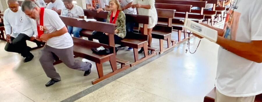 Terço dos Homens em Família: Sebastião Rosa Leite Filho. Igreja Nossa Senhora Mãe de Deus, Bairro Nossa Senhora de Lourdes, Juiz de Fora, Minas Gerais/MG, Brasil. Registro de Capoeira Mestre Polêmico - Professor Doutor João Couto Teixeira. IMG_0010. 3,85 GB. 09h15. Domingo, 25 de Agosto de 2024. HD 1080p. MOV. Universidade Livre de Estudos Culturais da Capoeira - Universidade da Capoeira - UNICAPOEIRA, Instituto de Educação Socioambiental - IESAMBI, Associação de Capoeira - ASCA e Grupo de Capoeira MEIA LUA - Fundado Terça-feira, 29 de Maio de 1962. Seja membro deste canal e ganhe benefícios: https://www.youtube.com/channel/UCE6HrA5Y_VZ4-hgw8FG13aw/join PIX - polemico72@hotmail.com