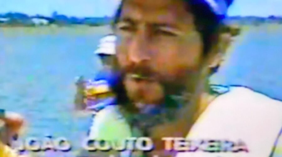 Aula de Física em Barco à Vela: Projeto Margem. Capoeira Mestres Polêmico - Professor Doutor João Couto Teixeira e Mandingueiro - Professor Doutor Peter Faluhelyi, Euro, Adonias Maloso e Murilo Lobo. Lago Paranoá e Centro de Ensino Médio Setor Leste - CEMSL, Brasília, Distrito Federal/DF, Brasil. Registro de TV Globo. 369,9 MB. HD 1080p. Universidade Livre de Estudos Culturais da Capoeira - Universidade da Capoeira - UNICAPOEIRA, Instituto de Educação Socioambiental - IESAMBI, Associação de Capoeira - ASCA e Grupo de Capoeira MEIA LUA - Fundado Terça-feira, 29 de Maio de 1962. Orquestra Harmônica de Berimbaus. http://universidadedacapoeira.com/ Seja membro deste canal e ganhe benefícios: https://www.youtube.com/channel/UCE6HrA5Y_VZ4-hgw8FG13aw/join PIX - polemico72@hotmail.com