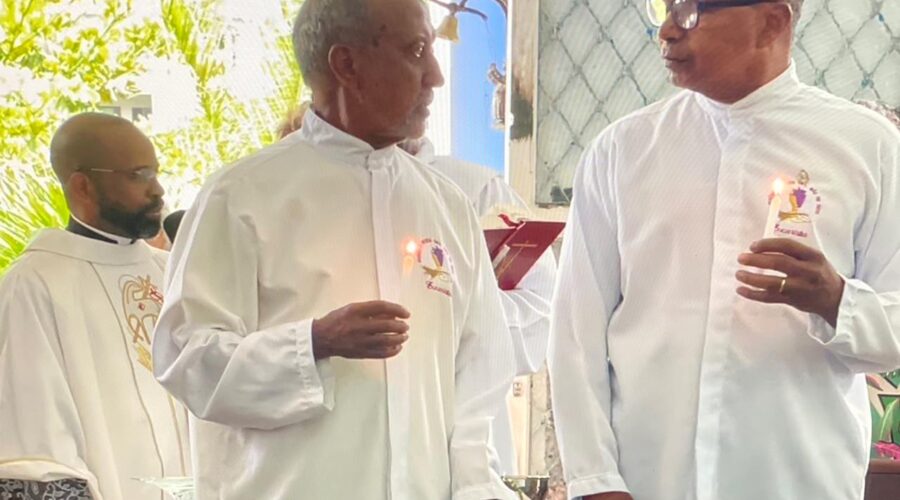 Celebração Eucarística: Padre Luiz Carlos Vitório. Diácono Márcio Rosa dos Santos. Ministros Extraordinários da Sagrada Comunhão Amaro Azevedo e Moreco. Pastoral da Música Antônio Reis, Isabel dos Santos Souza Borges, Mestres Polêmico, Avatar de Gravatá - Giovanni Diomedson de Andrade e Leonardo Torres. Igreja Nossa Senhora Mãe de Deus, Bairro Nossa Senhora de Lourdes, Juiz de Fora, Minas Gerais/MG, Brasil. Registro de Capoeira Mestre Polêmico - Professor Doutor João Couto Teixeira. IMG_0458. 8,19 GB. 08h00. Domingo, 02 de Fevereiro de 2025. HD 1080p. QT Movie. Universidade Livre de Estudos Culturais da Capoeira - Universidade da Capoeira - UNICAPOEIRA, Instituto de Educação Socioambiental - IESAMBI, Associação de Capoeira - ASCA e Grupo de Capoeira MEIA LUA - Fundado Terça-feira, 29 de Maio de 1962. http://universidadedacapoeira.com/ Seja membro deste canal e ganhe benefícios: https://www.youtube.com/channel/UCE6HrA5Y_VZ4-hgw8FG13aw/join PIX - polemico72@hotmail.com