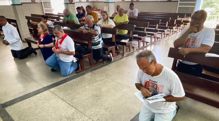Terço dos Homens em Família: Coordenador Cláudio Luiz Farias. Igreja Nossa Senhora Mãe de Deus, Bairro Nossa Senhora de Lourdes, Juiz de Fora, Minas Gerais/MG, Brasil. Registro de Capoeira Mestre Polêmico - Professor Doutor João Couto Teixeira. IMG_0459. 3,76 GB. 09h15. Domingo, 02 de Fevereiro de 2025. HD 1080p. QT Movie. Universidade Livre de Estudos Culturais da Capoeira - Universidade da Capoeira - UNICAPOEIRA, Instituto de Educação Socioambiental - IESAMBI, Associação de Capoeira - ASCA e Grupo de Capoeira MEIA LUA - Fundado Terça-feira, 29 de Maio de 1962. http://universidadedacapoeira.com/ Seja membro deste canal e ganhe benefícios: https://www.youtube.com/channel/UCE6HrA5Y_VZ4-hgw8FG13aw/join PIX - polemico72@hotmail.com