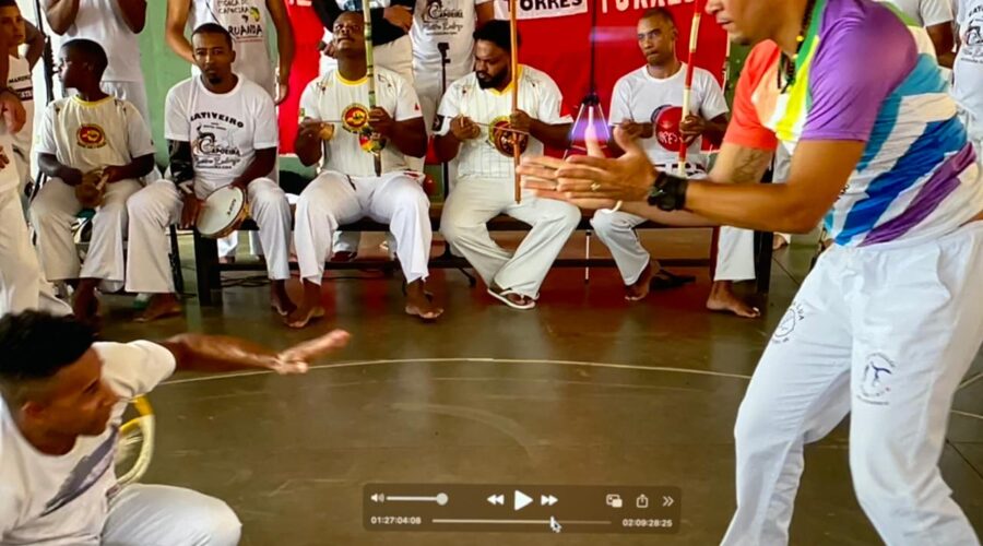 Mestr@s José Luiz Gonçalves Torres, Rodrigo, Iuna, Nego Reis, Edmilson, Escorpião, Tiago, Migrilo, Netinho. Grupo Cativeiro. Escola Doutor Matheus Monteiro da Silva, Bicas, Minas Gerais/MG, Brasil. Registro de Capoeira Mestres Polêmico - Professor Doutor João Couto Teixeira. IMG_0457. 12,19 GB. 09h00. Domingo, 26 de Janeiro de 2025. HD 1080p. MOV. Universidade Livre de Estudos Culturais da Capoeira - Universidade da Capoeira - UNICAPOEIRA, Instituto de Educação Socioambiental - IESAMBI, Associação de Capoeira - ASCA e Grupo de Capoeira MEIA LUA - Fundado Terça-feira, 29 de Maio de 1962. Orquestra Harmônica de Berimbaus. http://universidadedacapoeira.com/ Seja membro deste canal e ganhe benefícios: https://www.youtube.com/channel/UCE6HrA5Y_VZ4-hgw8FG13aw/join PIX - polemico72@hotmail.com