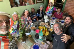 A Capoeira e o Berimbau: Mestres Kim Ribeiro, Jô - João Mendes Batista Barbosa Filho, Sabão - João Batista Lage Barbosa, Polêmico, Paulo Sérgio Talarico, História - Antônio Carlos Lemos Ferreira, Coroa - Mauro Delfino da Silva, Jóvirson José Milagres, Estrela Dalva - Artista Plástica e Cineasta Salete Libardoni e Águia - David Teixeira Irsigler. Varanda, Tigüéra 360, Juiz de Fora, Minas Gerais/MG, Brasil. Registro de Capoeira Estrela Dalva - Artista Plástica e Cineasta Salete Libardoni. IMG_6175. 1,77 GB. 09h02. Sábado, 17 de Maio de 2025. HD 1080p. MOV. Universidade Livre de Estudos Culturais da Capoeira - Universidade da Capoeira - UNICAPOEIRA, Instituto de Educação Socioambiental - IESAMBI, Associação de Capoeira - ASCA e Grupo de Capoeira MEIA LUA - Fundado Terça-feira, 29 de Maio de 1962. http://universidadedacapoeira.com/ Seja membro deste canal e ganhe benefícios: https://www.youtube.com/channel/UCE6HrA5Y_VZ4-hgw8FG13aw/join PIX - polemico72@hotmail.com