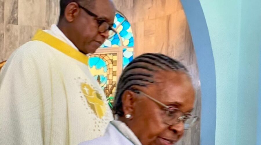 Celebração Eucarística - Padre Guanair da Silva Santos. Ministra Extraordinária da Sagrada Comunhão Maria Inês. Primeira Leitura Ministro Extraordinário da Sagrada Comunhão Paulo Roberto Pires. Salmo 17 - Ide por todo o Mundo, a Todos Pregai o Evangelho - Mestre Polêmico. Igreja Nossa Senhora Mãe de Deus, Bairro Nossa Senhora de Lourdes, Juiz de Fora, Minas Gerais/MG, Brasil. Registro de Capoeira Estrela Dalva - Artista Plástica e Cineasta Salete Libardoni. IMG_0564. 4,47 GB. 08h00. Sexta-feira, 09 de Maio de 2025. HD 1080p. MOV. Universidade Livre de Estudos Culturais da Capoeira - Universidade da Capoeira - UNICAPOEIRA, Instituto de Educação Socioambiental - IESAMBI, Associação de Capoeira - ASCA e Grupo de Capoeira MEIA LUA - Fundado Terça-feira, 29 de Maio de 1962. http://universidadedacapoeira.com/ Seja membro deste canal e ganhe benefícios: https://www.youtube.com/channel/UCE6HrA5Y_VZ4-hgw8FG13aw/join PIX - polemico72@hotmail.com