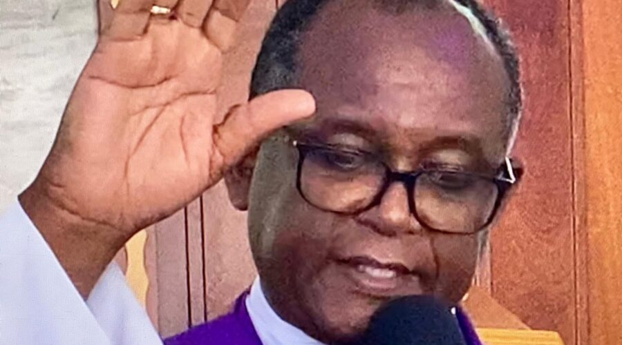 Celebração Eucarística: Padre Guanair da Silva Santos. Primeira Leitura Ministro Extraordinário da Sagrada Comunhão Paulo Roberto Pires. Salmo 17 - Ao Senhor eu Invoquei a Minha Angústia e Ele Escutou a Minha Voz - Mestre Polêmico. Igreja Nossa Senhora Mãe de Deus, Bairro Nossa Senhora de Lourdes, Juiz de Fora, Minas Gerais/MG, Brasil. Registro de Capoeira Mestre Polêmico - Professor Doutor João Couto Teixeira. IMG_1823. 5,03 GB. 07h50. Sexta-feira, 11 de Abril de 2025. HD 1080p. MOV. Universidade Livre de Estudos Culturais da Capoeira - Universidade da Capoeira - UNICAPOEIRA, Instituto de Educação Socioambiental - IESAMBI, Associação de Capoeira - ASCA e Grupo de Capoeira MEIA LUA - Fundado Terça-feira, 29 de Maio de 1962. http://universidadedacapoeira.com/ Seja membro deste canal e ganhe benefícios: https://www.youtube.com/channel/UCE6HrA5Y_VZ4-hgw8FG13aw/join PIX - polemico72@hotmail.com