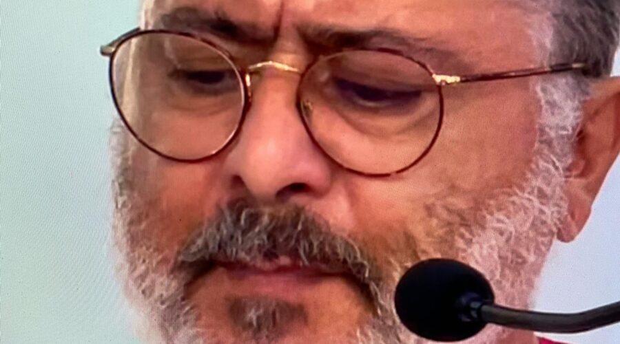 Celebração Eucarística à Apóstol@s da Oraçãoão ao Sagrado Coração de Jesus. Padre Guanair da Silva Santos. Ministra Extraordinária da Sagrada Comunhão Maria Angélica A. de Moraes Tavares. Acolhida Miriam Regina Freitas Ferreira Fonseca. Primeira Leitura Salete Libardoni. Salmo 33 - Do Coração Atribulado está Perto o Senhor - Mestre Polêmico. Igreja Nossa Senhora Mãe de Deus, Bairro Nossa Senhora de Lourdes, Juiz de Fora, Minas Gerais/MG, Brasil. Registro de Capoeira Mestre Polêmico - Professor Doutor João Couto Teixeira. IMG_0547.5,63 GB. 15h00. Sexta-feira, 04 de Abril de 2025. HD 1080p. MOV. Universidade Livre de Estudos Culturais da Capoeira - Universidade da Capoeira - UNICAPOEIRA, Instituto de Educação Socioambiental - IESAMBI, Associação de Capoeira - ASCA e Grupo de Capoeira MEIA LUA - Fundado Terça-feira, 29 de Maio de 1962. http://universidadedacapoeira.com/ Seja membro deste canal e ganhe benefícios: https://www.youtube.com/channel/UCE6HrA5Y_VZ4-hgw8FG13aw/join PIX - polemico72@hotmail.com