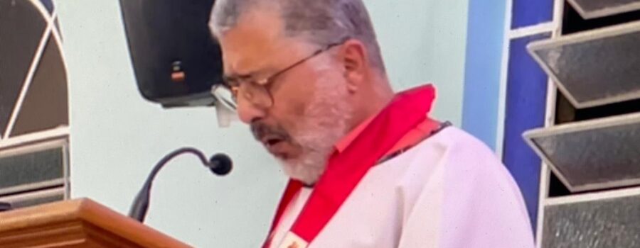 Celebração Eucarística: Padre Guanair da Silva Santos. Salmo 33 - Provai e Vêde Quão Suave é o Senhor - Mestre Polêmico. Pastoral da Música Lenise de Souza Gonçalves. Igreja Nossa Senhora Mãe de Deus, Bairro Nossa Senhora de Lourdes, Juiz de Fora, Minas Gerais/MG, Brasil. Registro de Capoeira Mestre Polêmico - Professor Doutor João Couto Teixeira. IMG_0537. 477,6 MB. 17h50. Domingo, 30 de Março de 2025. HD 1080p. MOV. Universidade Livre de Estudos Culturais da Capoeira - Universidade da Capoeira - UNICAPOEIRA, Instituto de Educação Socioambiental - IESAMBI, Associação de Capoeira - ASCA e Grupo de Capoeira MEIA LUA - Fundado Terça-feira, 29 de Maio de 1962. http://universidadedacapoeira.com/ Seja membro deste canal e ganhe benefícios: https://www.youtube.com/channel/UCE6HrA5Y_VZ4-hgw8FG13aw/join PIX - polemico72@hotmail.com
