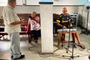 Pastoral da Música: Ensaio. Isabel dos Santos Sousa Borges, Capoeira Mestres Polêmico e Avatar de Gravatá - Giovanni Diomedson de Andrade. Presença do Padre Guanair da Silva Santos. Igreja Nossa Senhora Mãe de Deus, Bairro Nossa Senhora de Lourdes, Juiz de Fora, Minas Gerais/MG, Brasil. Registro de Capoeira Mestre Polêmico - Professor Doutor João Couto Teixeira. IMG_0532. 1,05 GB. 14h00. Sexta-feira, 21 de Março de 2025. HD 1080p. MOV. Universidade Livre de Estudos Culturais da Capoeira - Universidade da Capoeira - UNICAPOEIRA, Instituto de Educação Socioambiental - IESAMBI, Associação de Capoeira - ASCA e Grupo de Capoeira MEIA LUA - Fundado Terça-feira, 29 de Maio de 1962. http://universidadedacapoeira.com/ Seja membro deste canal e ganhe benefícios: https://www.youtube.com/channel/UCE6HrA5Y_VZ4-hgw8FG13aw/join PIX - polemico72@hotmail.com