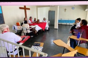 Apóstol@s da Oração ao Sagrado Coração de Jesus: Posse da Nova Coordenação Lúcia Cristina Grandi Pires e Vice Maria Tereza Fonseca Aleixo. Salão Paroquial, Igreja Nossa Senhora Mãe de Deus, Bairro Nossa Senhora de Lourdes, Juiz de Fora, Minas Gerais/MG, Brasil. Registro de Capoeira Estrela Dalva - Artista Plástica e Cineasta Salete Libardoni. IMG_3242. 8,01 GB. 09h26. Sexta-feira, 06 de Junho de 2025. HD 1080p. MOV. Universidade Livre de Estudos Culturais da Capoeira - Universidade da Capoeira - UNICAPOEIRA, Instituto de Educação Socioambiental - IESAMBI, Associação de Capoeira - ASCA e Grupo de Capoeira MEIA LUA - Fundado Terça-feira, 29 de Maio de 1962. http://universidadedacapoeira.com/ Seja membro deste canal e ganhe benefícios: https://www.youtube.com/channel/UCE6HrA5Y_VZ4-hgw8FG13aw/join PIX - polemico72@hotmail.com