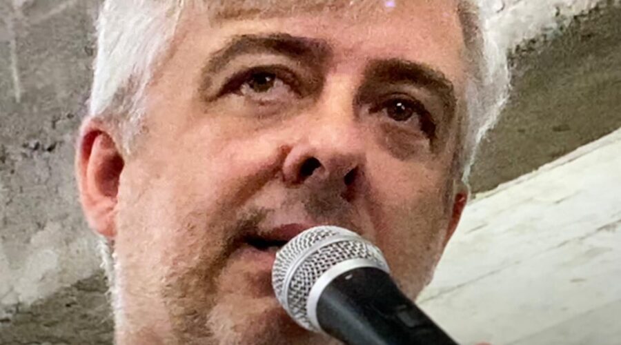 Celebração Eucarística: Padre João Carlos Paschoalim de Castro. Diácono Márcio Rosa dos Santos. Ministr@s Extraordinári@s da Sagrada Comunhão Vera e Wilson Milagre. Coroinha Esther Portes Macedo. Acolhida Ministra Extraordinária da Sagrada Comunhão Ana Venâncio. Leitura. Salmo 12 - O Santo de Israel é Grande entre Vós - Mestre Polêmico. Preces da Comunidade Isabel Brugiolo. Pastoral da Música Abraão Rocha. Igreja Nossa Senhora da Visitação, Bairro Tigüéra, Juiz de Fora, Minas Gerais/MG, Brasil. Registro de Capoeira Estrela Dalva - Artista Plástica e Cineasta Salete Libardoni. IMG_3091. 8,5 GB. 18h30. Sábado, 31 de Maio de 2025. HD 1080p. MOV. Universidade Livre de Estudos Culturais da Capoeira - Universidade da Capoeira - UNICAPOEIRA, Instituto de Educação Socioambiental - IESAMBI, Associação de Capoeira - ASCA e Grupo de Capoeira MEIA LUA - Fundado Terça-feira, 29 de Maio de 1962. http://universidadedacapoeira.com/ Seja membro deste canal e ganhe benefícios: https://www.youtube.com/channel/UCE6HrA5Y_VZ4-hgw8FG13aw/join PIX - polemico72@hotmail.com