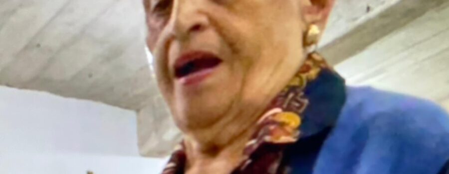 Celebração da Palavra: Diácono Márcio Rosa dos Santos. Ministra Extraordinária da Sagrada Comunhão Betinha. Acolhida Ministro Extraordinário da Sagrada Comunhão Eduardo Boscaro Yung. Leitura Coordenador Cláudio Luiz Farias. Salmo 148 - Da Vossa Glória está Cheio o Céu e a Terra - Mestre Polêmico. Preces da Comunidade Sebastião Rosa Leite Santos. Igreja Nossa Senhora da Visitação, Bairro Tigüéra, Juiz de Fora, Minas Gerais/MG, Brasil. Registro de Capoeira Mestre Polêmico - Professor Doutor João Couto Teixeira. IMG_0581. 8,71 GB. 19h00. Quarta-feira, 28 de Maio de 2025. HD 1080p. MOV. Universidade Livre de Estudos Culturais da Capoeira - Universidade da Capoeira - UNICAPOEIRA, Instituto de Educação Socioambiental - IESAMBI, Associação de Capoeira - ASCA e Grupo de Capoeira MEIA LUA - Fundado Terça-feira, 29 de Maio de 1962. http://universidadedacapoeira.com/ Seja membro deste canal e ganhe benefícios: https://www.youtube.com/channel/UCE6HrA5Y_VZ4-hgw8FG13aw/join PIX - polemico72@hotmail.com