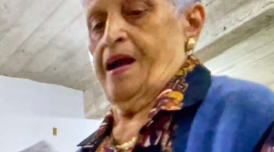 Celebração da Palavra: Diácono Márcio Rosa dos Santos. Ministra Extraordinária da Sagrada Comunhão Betinha. Acolhida Ministro Extraordinário da Sagrada Comunhão Eduardo Boscaro Yung. Leitura Coordenador Cláudio Luiz Farias. Salmo 148 - Da Vossa Glória está Cheio o Céu e a Terra - Mestre Polêmico. Preces da Comunidade Sebastião Rosa Leite Santos. Igreja Nossa Senhora da Visitação, Bairro Tigüéra, Juiz de Fora, Minas Gerais/MG, Brasil. Registro de Capoeira Mestre Polêmico - Professor Doutor João Couto Teixeira. IMG_0581. 8,71 GB. 19h00. Quarta-feira, 28 de Maio de 2025. HD 1080p. MOV. Universidade Livre de Estudos Culturais da Capoeira - Universidade da Capoeira - UNICAPOEIRA, Instituto de Educação Socioambiental - IESAMBI, Associação de Capoeira - ASCA e Grupo de Capoeira MEIA LUA - Fundado Terça-feira, 29 de Maio de 1962. http://universidadedacapoeira.com/ Seja membro deste canal e ganhe benefícios: https://www.youtube.com/channel/UCE6HrA5Y_VZ4-hgw8FG13aw/join PIX - polemico72@hotmail.com