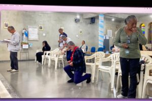 Terço dos Homens em Família: Coordenador Cláudio Luiz Farias. Igreja Nossa Senhora da Visitação, Bairro Tigüéra, Juiz de Fora, Minas Gerais/MG, Brasil. Registro de Capoeira Mestre Polêmico - Professor Doutor João Couto Teixeira. IMG_0581. 4,07 GB. 17h15. Quarta-feira, 28 de Maio de 2025. HD 1080p. MOV. Universidade Livre de Estudos Culturais da Capoeira - Universidade da Capoeira - UNICAPOEIRA, Instituto de Educação Socioambiental - IESAMBI, Associação de Capoeira - ASCA e Grupo de Capoeira MEIA LUA - Fundado Terça-feira, 29 de Maio de 1962. http://universidadedacapoeira.com/ Seja membro deste canal e ganhe benefícios: https://www.youtube.com/channel/UCE6HrA5Y_VZ4-hgw8FG13aw/join PIX - polemico72@hotmail.com