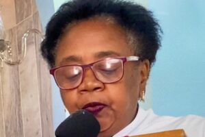 Celebração Eucarística: Padre Guanair da Silva Santos. Diácono Márcio Rosa dos Santos. Acolhida Ministra Extraordinária da Sagrada Comunhão Ana dos Santos. Primeira Leitura Geraldo. Salmo 33 - De Todos os Temores me Livrou o Senhor Deus - Mestre Polêmico. Preces da Comunidade Natália Regina Silva de Assis. Pastoral da Música Abraão Rocha. Igreja Nossa Senhora Mãe de Deus, Bairro Nossa Senhora de Lourdes, Juiz de Fora, Minas Gerais/MG, Brasil. Registro de Capoeira Estrela Dalva - Artista Plástica e Cineasta Salete Libardoni. IMG_3838. 8,56 GB. 08h00. Domingo, 29 de Junho de 2025. HD 1080p. MOV. Universidade Livre de Estudos Culturais da Capoeira - Universidade da Capoeira - UNICAPOEIRA, Instituto de Educação Socioambiental - IESAMBI, Associação de Capoeira - ASCA e Grupo de Capoeira MEIA LUA - Fundado Terça-feira, 29 de Maio de 1962. http://universidadedacapoeira.com/ Seja membro deste canal e ganhe benefícios: https://www.youtube.com/channel/UCE6HrA5Y_VZ4-hgw8FG13aw/join PIX - polemico72@hotmail.com