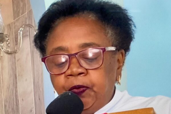 Celebração Eucarística: Padre Guanair da Silva Santos. Diácono Márcio Rosa dos Santos. Acolhida Ministra Extraordinária da Sagrada Comunhão Ana dos Santos. Primeira Leitura Geraldo. Salmo 33 - De Todos os Temores me Livrou o Senhor Deus - Mestre Polêmico. Preces da Comunidade Natália Regina Silva de Assis. Pastoral da Música Abraão Rocha. Igreja Nossa Senhora Mãe de Deus, Bairro Nossa Senhora de Lourdes, Juiz de Fora, Minas Gerais/MG, Brasil. Registro de Capoeira Estrela Dalva - Artista Plástica e Cineasta Salete Libardoni. IMG_3838. 8,56 GB. 08h00. Domingo, 29 de Junho de 2025. HD 1080p. MOV. Universidade Livre de Estudos Culturais da Capoeira - Universidade da Capoeira - UNICAPOEIRA, Instituto de Educação Socioambiental - IESAMBI, Associação de Capoeira - ASCA e Grupo de Capoeira MEIA LUA - Fundado Terça-feira, 29 de Maio de 1962. http://universidadedacapoeira.com/ Seja membro deste canal e ganhe benefícios: https://www.youtube.com/channel/UCE6HrA5Y_VZ4-hgw8FG13aw/join PIX - polemico72@hotmail.com