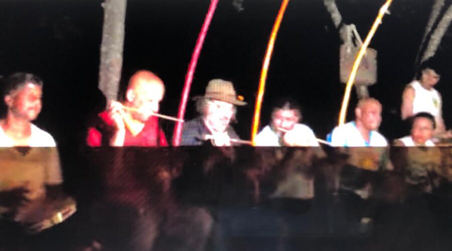 Som: Capoeira. Mestres Angoleiro, Dom Ivan Zacarias Guimarães Gobbo, Polêmico - Professor João Couto Teixeira, Squisyto - Reginaldo da Silveira Costa, Betho Mafú - José Alberto Barbosa da Silva, Baiana - Cristina Damasceno e Rosa Maria Burle Rosado. Clube Unidade Vizinhança, Asa Norte, Brasília, Distrito Federal/DF, Brasil. IMG_1065. 547,6 MB. 20h43. 30 de janeiro de 2014.