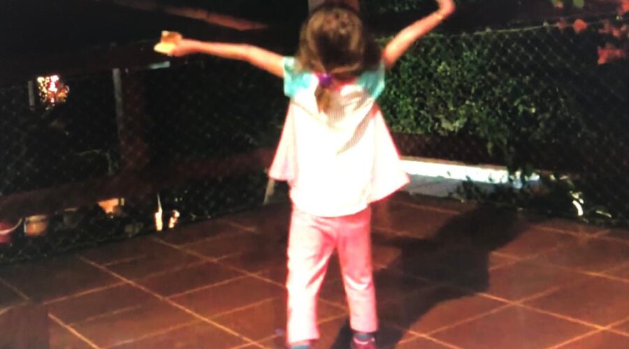 Godi - Diogo Pereira Lima: Aniversário. Ana Maria Couto Teixeira, Salete Libardoni, Jorge Martins Rodrigues e Izabel Sherdann Irsigler - Dança. Brasília, Distrito Federal/DF, Brasil. Registro de Capoeira Mestre Polêmico - Professor João Couto Teixeira. IMG_3696. 77,1 MB. 20h24. 11 de julho de 2015.