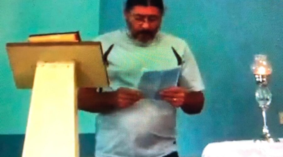 Salmo 22 (23): O Senhor é o Pastor que me Conduz. Capela da Divina Misericórdia, Residencial Café Planalto, Sobradinho, Distrito Federal/DF, Brasília. Registro de Capoeira Mestre Polêmico - Professor João Couto Teixeira. IMG_1802. 289 MB. 08h18. 30 de março de 2014.