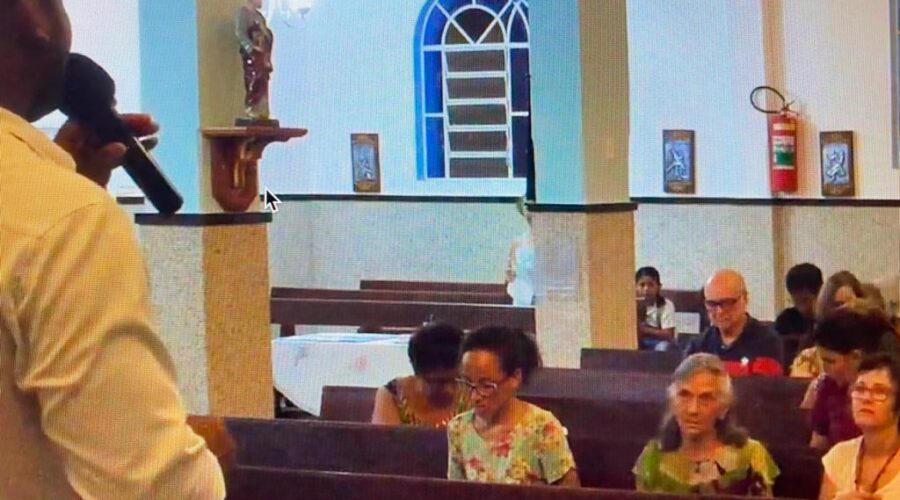 Curso de Mariologia: Forania Nossa Senhora Mãe de Deus. Padre João Francisco Batista da Silva. Bairro Nossa Senhora de Lourdes, Juiz de Fora, Minas Gerais/MG, Brasil. Registro de Capoeira Mestre Polêmico - Professor João Couto Teixeira. IMG_3516. 7,23 GB. 19h37. 27 de fevereiro de 2019. 02A.