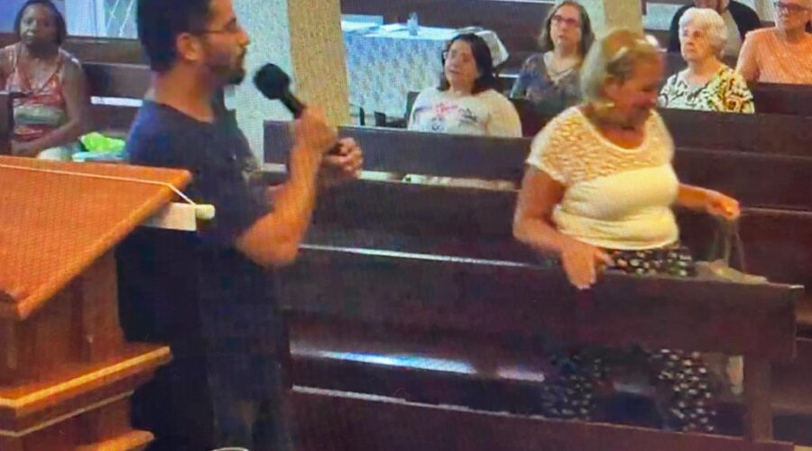 Curso Mariologia: Missionário Davi Alves Maçaneiro. Salvaterra. Forania Nossa Senhora Mãe de Deus, Bairro Nossa Senhora de Lourdes, Juiz de Fora, Minas Gerais/MG, Brasil. Registro de Capoeira Mestre Polêmico - Professor João Couto Teixeira. IMG_3712. 10,07 GB. 19h25. 13 de março de 2019. 03A.