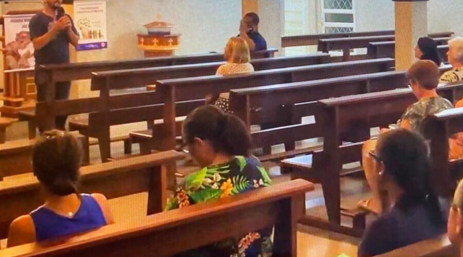 Curso de Mariologia: Forania Nossa Senhora Mãe de Deus. Missionário Davi Alves Maçaneiro. Salvaterra. Bairro Nossa Senhora de Lourdes, Juiz de Fora, Minas Gerais/MG, Brasil. Registro de Capoeira Mestre Polêmico - Professor João Couto Teixeira. IMG_1825. 5,08 GB. 19h30. 13 de março de 2019. 03B.