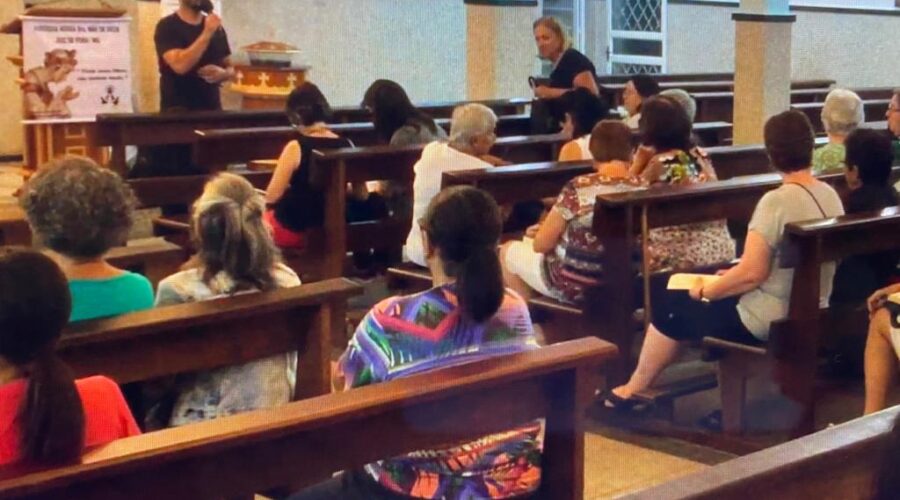 Curso Mariologia: Missionário Davi Alves Maçaneiro. Salvaterra. Forania Nossa Senhora Mãe de Deus, Bairro Nossa Senhora de Lourdes, Juiz de Fora, Minas Gerais/MG, Brasil. Registro de Capoeira Mestre Polêmico - Professor João Couto Teixeira. IMG_3612. 10,15 GB. 19h26. 27 de março de 2019. 05B.
