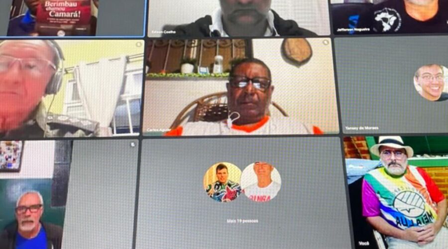 Universidade Livre de Estudos Culturais da Capoeira - Universidade da Capoeira - UNICAPOEIRA: Instituto de Educação Socioambiental - IESAMBI. Berimbau Chamou, Camará - A História da Capoeira em Juiz de Fora. Livro. Professor Paradinha - Jefferson Gomes Nogueira. Grupo Zabelê. Sala de Entrar, Tigüera 360, Minas GeraisMG, Brasil. Registro de Capoeira Mestre Polêmico - Professor João Couto Teixeira. IMG_8643. 8,42 GB. 20h03. Quarta-feira, 02 de junho de 2021.