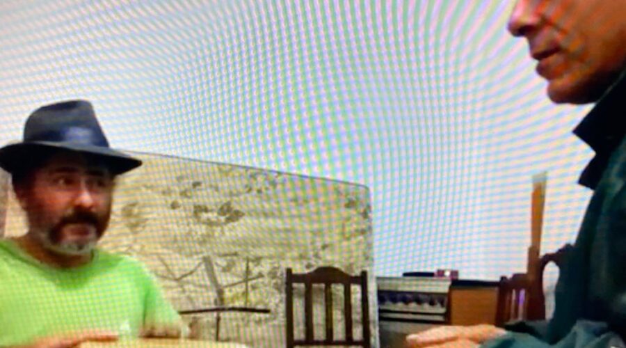 Têvo - Estêvão Couto Teixeira e Mestre Polêmico: Congas. Tigüera 88, Juiz de Fora, Minas Gerais/MG, Brasil. Registro de Capoeira Mestre Polêmico - Professor João Couto Teixeira. IMG_2851. 292,6 MB. 23h54. Segunda-feira, 19 de março de 2012.