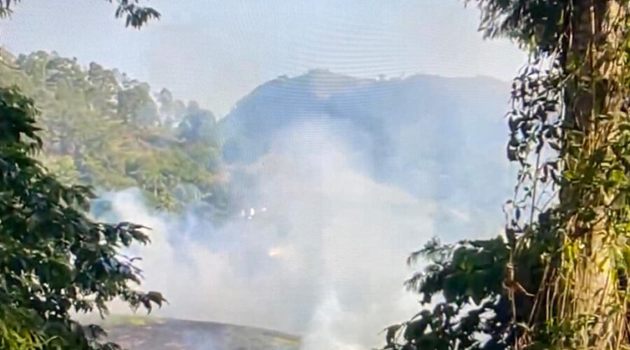 Fazenda Vizinha: Queimada. Rua Antônio Carlos Pereira, Tigüera 360, Juiz de Fora, Minas Gerais/MG, Brasil. Registro de Capoeira Mestre Polêmico - Professor João Couto Teixeira. IMG_7716. 147,3 MB. 15h30. Domingo, 25 de abril de 2021. HD 1080p.