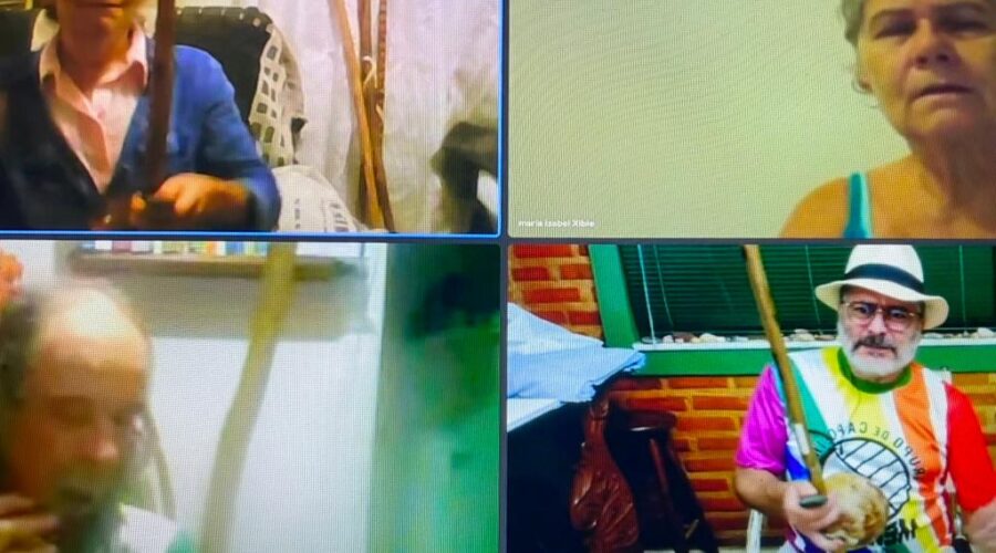 Orquestra Harmônica de Berimbaus: Universidade Livre de Estudos Culturais da Capoeira - Universidade da Capoeira - UNICAPOEIRA. Grupo de Capoeira Meia Lua - Fundado em 29 de maio de 1962. Instituto de Educação Socioambiental - IESAMBI. Toques de Berimbaus - Santa Maria, Idalina, Panha Laranja. Bella - Maria Izabel Melotti Xible, Peter Faluhelyi e Laura Cavalieri Bisio. Sala de Entrar, Tigüera 360, Juiz de Fora, Minas Gerais/MG, Brasil. Registro de Capoeira Mestre Polêmico - Professor João Couto Teixeira. IMG_8684. 3,49 GB. 18h28. Sábado, 05 de junho de 2021. HD 1080p.