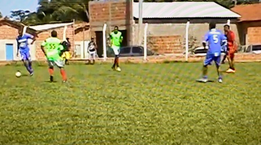 Universidade de Estudos Culturais da Capoeira - Universidade da Capoeira - UNICAPOEIRA: Instituto de Educação Socioambiental - IESAMBI. Futebol. Escola, Canavieiras, Bahia/BA, Brasil. Registro de Capoeira Dom Ivan Zacarias Guimarães Gobbo. 3,79 GB. 17h02. Terça-feira, 05 de maio de 2015.