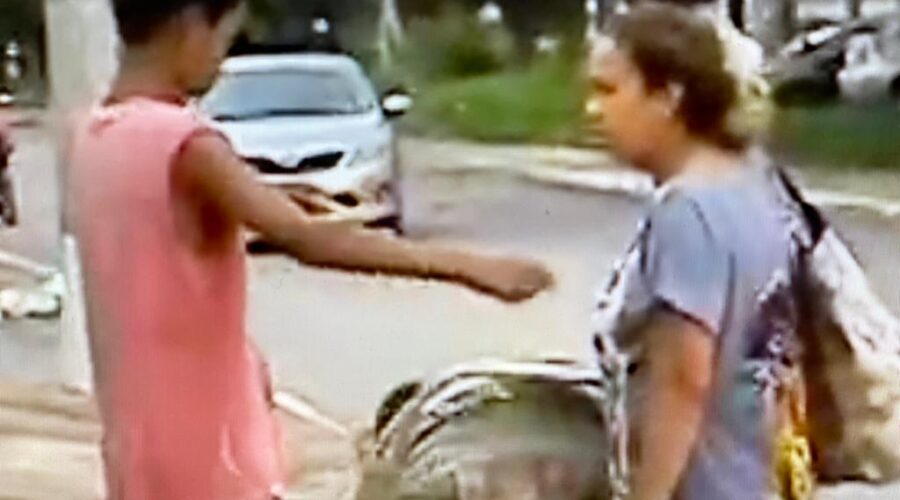 Universidade de Estudos Culturais da Capoeira - Universidade da Capoeira - UNICAPOEIRA: Instituto de Educação Socioambiental - IESAMBI. Almas. Futebol. Canavieiras, Bahia/BA, Brasil. Registro de Capoeira Dom Ivan Zacarias Guimarães Gobbo. 501,3 MB. 14h44. Segunda-feira, 04 de maio de 2015.