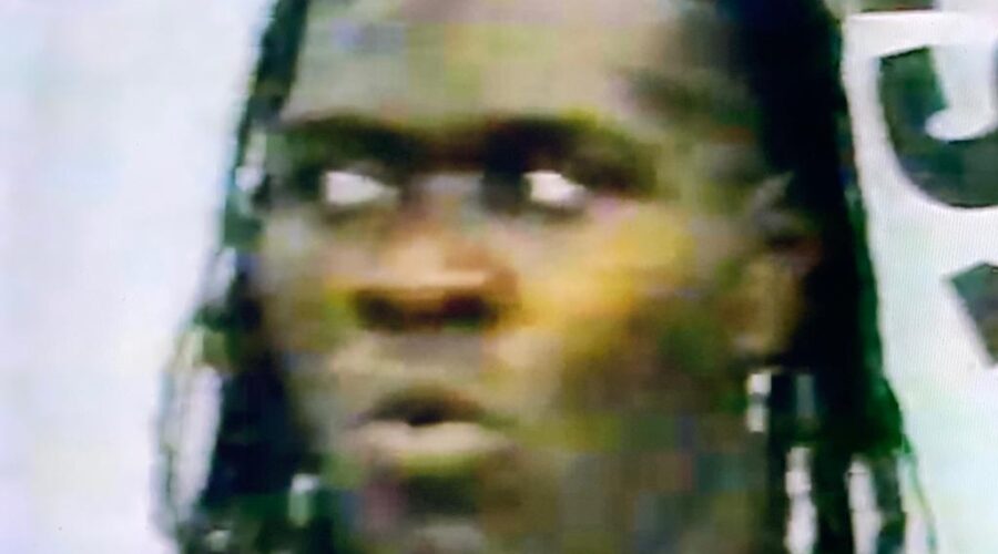 Capoeira: Rodas no Brasil. Volume 04. Vick Ney. Grupo Abadá. Capoeira Mestre Camisa - José Tadeu Carneiro Cardoso. Rio de Janeiro/RJ, Brasil. 02 03 13. 148 MB. 15h54. Domingo, 27 de Junho de 1999. 31 de Dezembro de 2007. VTS_01_1 .VOB.