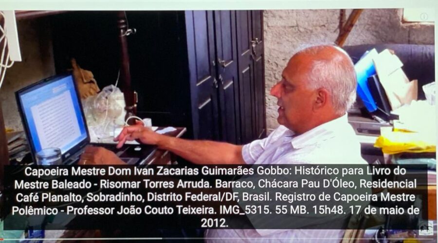 Universidade Livre de Estudos Culturais da Capoeira - Universidade da Capoeira - UNICAPOEIRA, Instituto de Educação Socioambiental - IESAMBI e Grupo Meia Lua - Fundado em 29 de Maio de 1962: Capoeira Mestre Dom Ivan Zacarias Guimarães Gobbo. Histórico para Livro do Mestre Baleado - Risomar Torres Arruda. Barraco, Chácara Pau D'Óleo, Residencial Café Planalto, Sobradinho, Distrito Federal/DF, Brasil. Registro de Capoeira Mestre Polêmico - Professor João Couto Teixeira. IMG_5315. 55 MB. 15h48. Quinta-feira, 17 de maio de 2012.