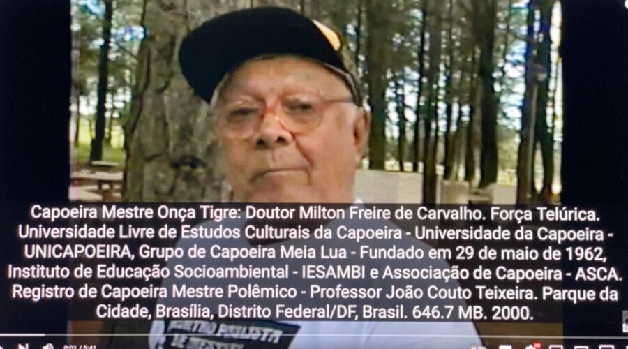 Capoeira Mestre Onça Tigre: Doutor Milton Freire de Carvalho. Força Telúrica. Universidade Livre de Estudos Culturais da Capoeira - Universidade da Capoeira - UNICAPOEIRA, Grupo de Capoeira Meia Lua - Fundado em 29 de maio de 1962, Instituto de Educação Socioambiental - IESAMBI e Associação de Capoeira - ASCA. Registro de Capoeira Mestre Polêmico - Professor João Couto Teixeira. Parque da Cidade, Brasília, Distrito Federal/DF, Brasil. 646,7 MB. Segunda-feira, 31 de Dezembro de 2000.