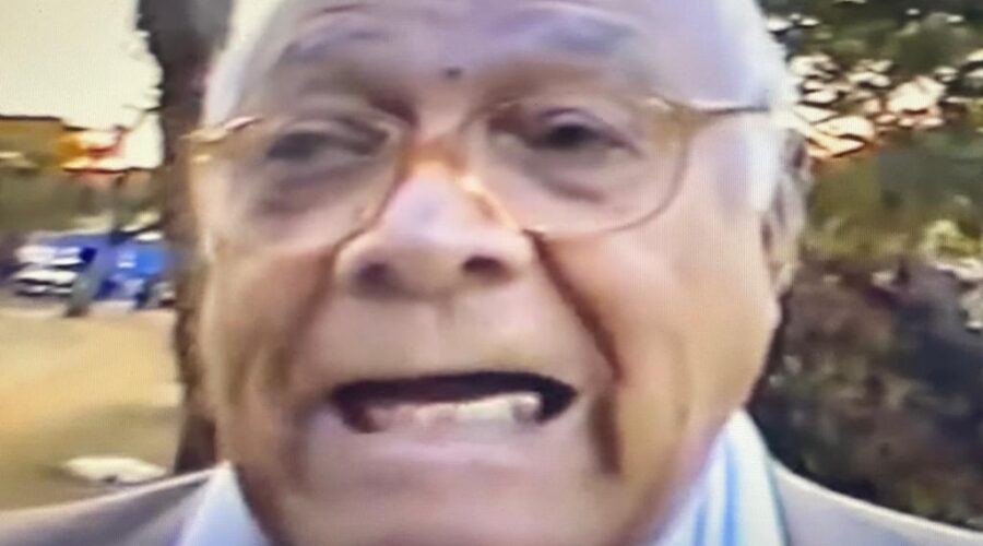 Universidade Livre de Estudos Culturais da Capoeira - Universidade da Capoeira - UNICAPOEIRA, Instituto de Educação Socioambiental - IESAMBI e Grupo de Capoeira Meia Lua - Fundado em 29 de Maio de 1962: Capoeira Mestre Onça Tigre - Doutor Milton Freire de Carvalho - Lenço Branco de Mestre Bimba. Augusto Kojak em 1960. Valdemar Santana. Peter Faluhelyi. Mestre Dom Ivan Zacarias Guimarães Gobbo com 12 anos de idade, levantava 80 Kg de peso. Charles Atlas. Renato Vaz. Capoeira Mestres José Baiano, Polêmico - Professor João Couto Teixeira, Ricardo Bomfim, Luiz Marinheiro e Boca Senzala - Humberto Barbosa de Souza. Deputado Sílvio Linhares. Registros do Fotógrafo e Corredor Lo Ran e de Capoeira Mestre Polêmico - Professor João Couto Teixeira. Roda de Capoeira na Embaixada da Inglaterra. Preto, Cabeça e Buiú. 02. IMG_9121. 43,2 MB. 17h51. 26 de junho de 2021. Sábado, 31 de Agosto de 2002.