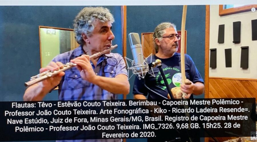Flauta e Berimbau: Compositor, Inventor e Músico Têvo - Estêvão Couto Teixeira e Capoeira Mestre Polêmico - Professor João Couto Teixeira. Arte Fonográfica - Kiko - Ricardo Ladeira Resende. Nave Estúdio, Juiz de Fora, Minas Gerais/MG, Brasil. Registro de Capoeira Mestre Polêmico - Professor João Couto Teixeira. IMG_7326. 9,68 GB. 15h25. 28 de Fevereiro de 2020.