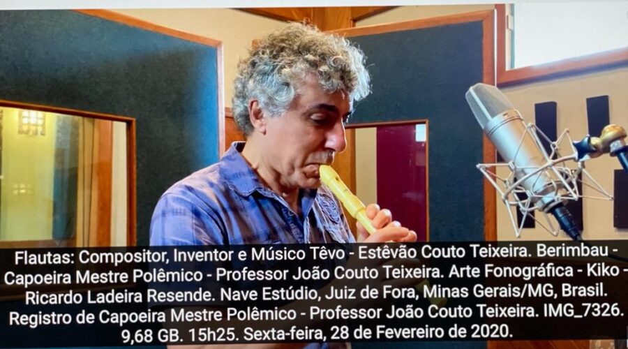 Flautas: Compositor, Inventor e Músico Têvo - Estêvão Couto Teixeira. Berimbau - Capoeira Mestre Polêmico - Professor João Couto Teixeira. Arte Fonográfica - Kiko - Ricardo Ladeira Resende. Nave Estúdio, Juiz de Fora, Minas Gerais/MG, Brasil. Registro de Capoeira Mestre Polêmico - Professor João Couto Teixeira. IMG_7326. 9,68 GB. 15h25. Sexta-feira, 28 de Fevereiro de 2020.