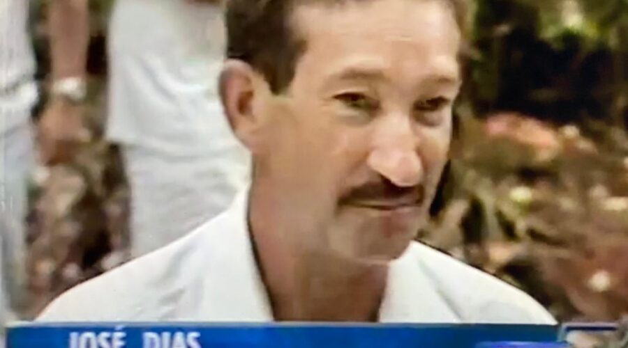 Universidade Livre de Estudos Culturais da Capoeira - Universidade da Capoeira - UNICAPOEIRA, Grupo de Capoeira Meia Lua - Fundado em 29 de Maio de 1962, Instituto de Educação Socioambiental - IESAMBI, Capoeira Mestre Polêmico - Professor João Couto Teixeira: Parque Ecológico da Asa Sul. Projeto Margem, Centro de Ensino Médio Setor Leste - CEMSL, Secretaria de Estado de Educação - SEE, Centro de Recursos Tecnológicos - CRT, Setor de Provimento e Produção - SEPPRO, Núcleo de Teleeducação - NUTEL, Câmera de José Luiz Gonçalves, Brasília, Distrito Federal/DF, Brasil. Reportagem de TV Globo. 38,8 MB. 20h17. Segunda-feira, 31 de dezembro de 2007. VTS_04_2.