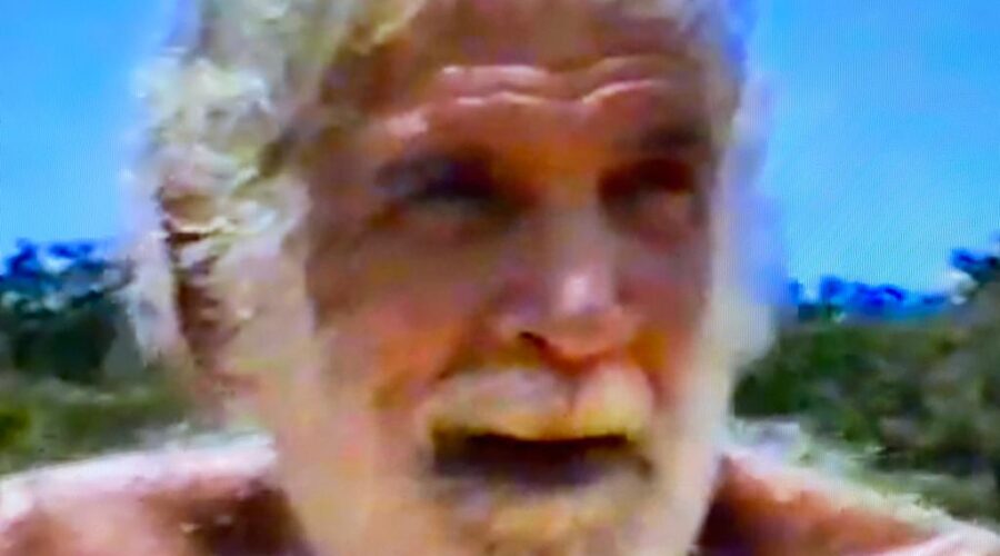 Jiu-Jitsu Ka Mestre Armando Wriedt, Sonja Wriedt e Amilka: Universidade Livre de Estudos Culturais da Capoeira - Universidade da Capoeira - UNICAPOEIRA. Instituto de Educação Socioambiental - IESAMBI. Associação de Capoeira do Distrito Federal - ASCA/DF. Grupo de Capoeira Meia Lua - Fundado em 29 de maio de 1962. Paranoá, Distrito Federal/DF, Brasil. Registro de Capoeira Mestres Dom Ivan Zacarias Guimarães Gobbo e Polêmico - Professor João Couto Teixeira. 962,6 MB. Segunda-feira, 01 de março de 2004. VTS_01_4. VOB.