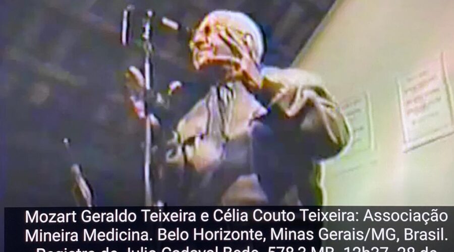 Mozart Geraldo Teixeira e Célia Couto Teixeira: Homenagem da Associação Mineira de Medicina. Bairro Floresta, Belo Horizonte, Minas Gerais/MG, Brasil. Organização Marialú e Registro de Júlio Cadaval Bede. 578,3 MB. 12h37. Terça-feira, 28 de dezembro de 1993. VTS_01_1. mkv.